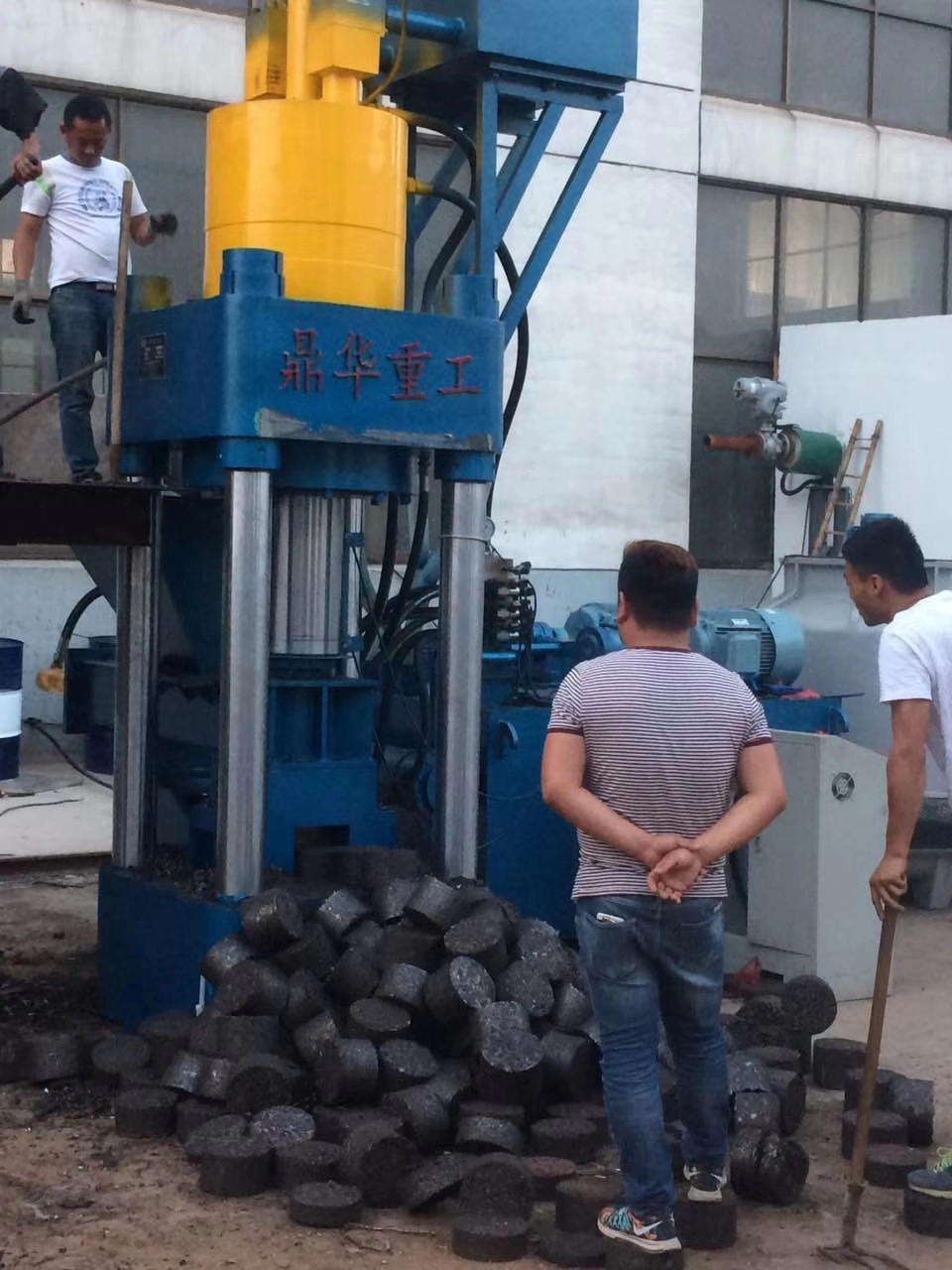 500t Metal Hydraulic Briquetting Press Metal Scrap Briquette Machine